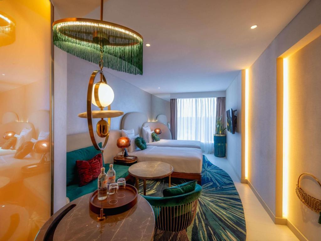 Gem Forest Hotel image 2